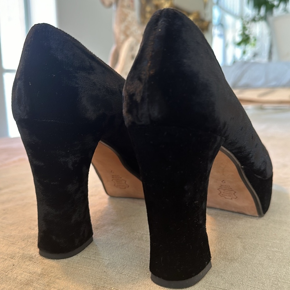 Charles Jourdan Black Velvet Retro style platform heels 3". Party. Costume. Gala